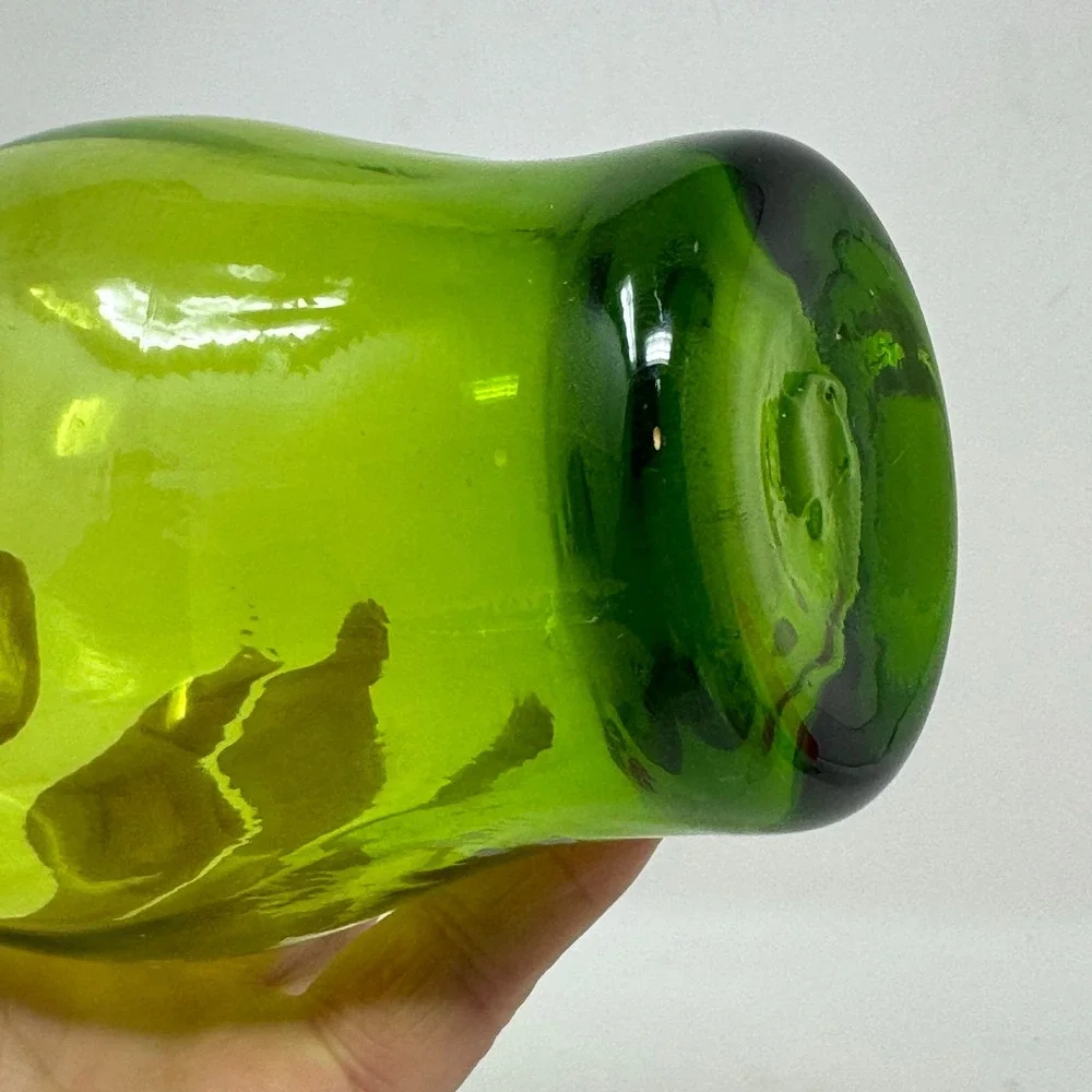 Vibrant Green Glass Vase Fluted Rim Tall Neck‎ Modern Decor Accent Statement Pc